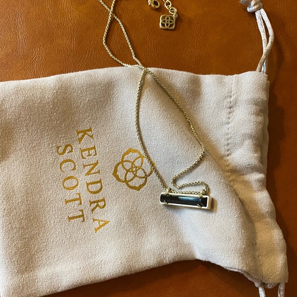 Kendra Scott Jewelry - Kendra Scott necklace Leonor